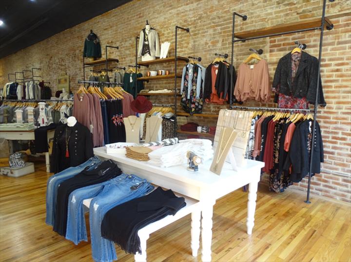 The Funky Zebras Boutique Boutique Pella, IA