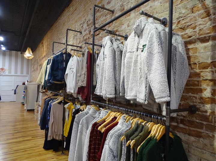 The Funky Zebras Boutique Boutique Pella, IA